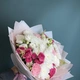 Нежный букет из хризантемы и эустомы