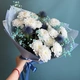 Необычный букет из кустовой хризантемы в голубом цвете