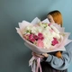 Нежный букет из хризантемы и эустомы