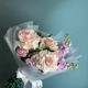 Нежный букет из французской розы и маттиолы