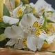 Летний букет с желтыми каллами